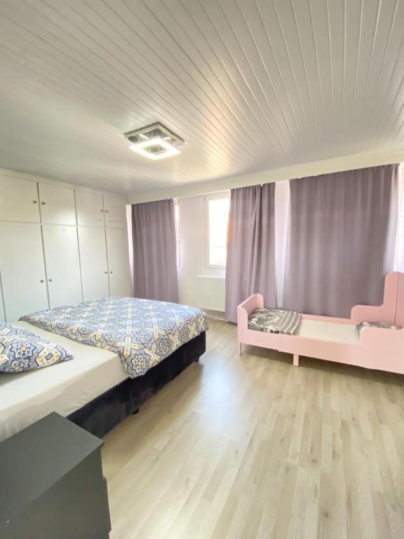 Big Sunset 2 Bedroom House With A Garden Anversa Esterno foto