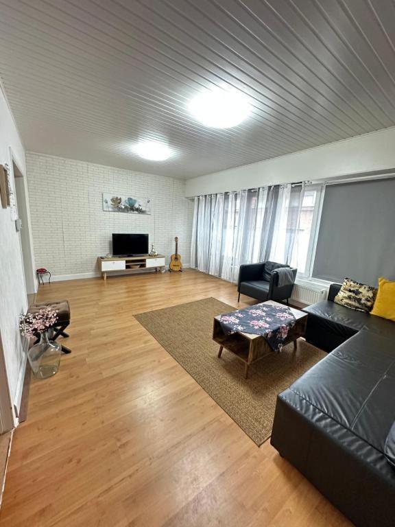 Big Sunset 2 Bedroom House With A Garden Anversa Esterno foto
