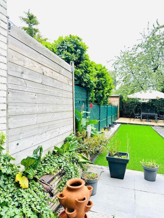 Big Sunset 2 Bedroom House With A Garden Anversa Esterno foto